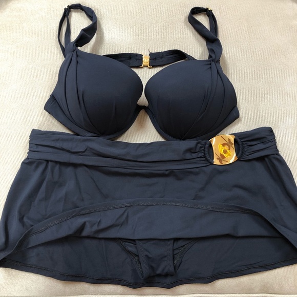 S O L D NWOT 2-piece swimsuit set - Picture 8 of 8